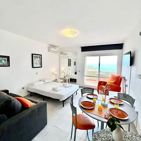 Apartment Spacious In Benalbeach With Sea Views *