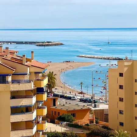 Spacious In Benalbeach With Sea Views アパート