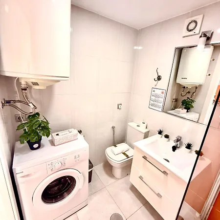 Spacious In Benalbeach With Sea Views Appartamento